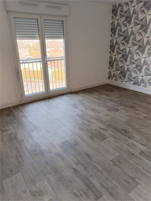 t3 à la location -   10700  ARCIS SUR AUBE, surface 59 m2 location t3 - UBI472146551